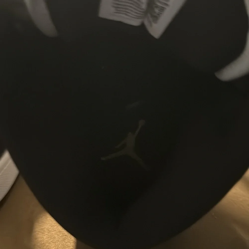Men’s Jordan 1 size 8 - Picture 6 of 7
